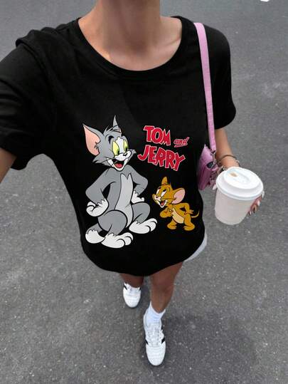 TOM & JERRY X SHEIN تي شيرت نسائي بياقة دائرية فضفاضة وأكمام قصيرة بطبعات حرفية وكرتونية عادية، موديل صيفي جديد لعام 2025