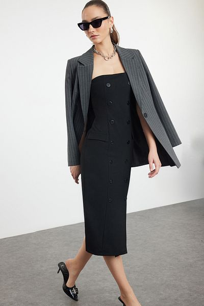 فستان أسود منسوج بأزرار مستقيمة بدون حمالات TWOAW24EL00418