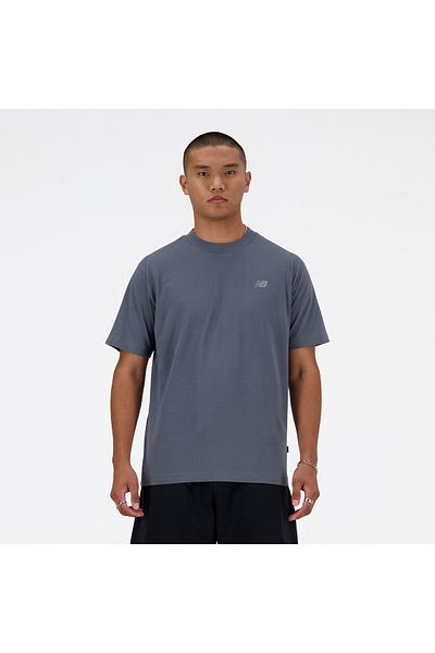 تي شيرت بشعار جرافيت من Sport Essentials - S/S New Balance