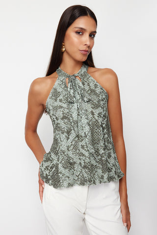 بلوزة محبوكة مرنة مطبوعة باللون الكاكي مع تفاصيل ربطة عنق خاصة TWOSS24BZ00491