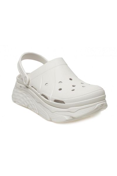 111127 صندل نسائي من Max Cushioning Foamies باللون الأبيض Skechers