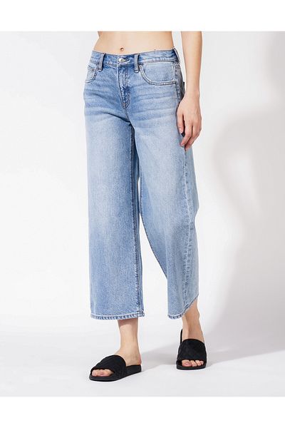 بنطال جينز قصير واسع الساق من AE Ripped '90s - U-3437-4108 American Eagle