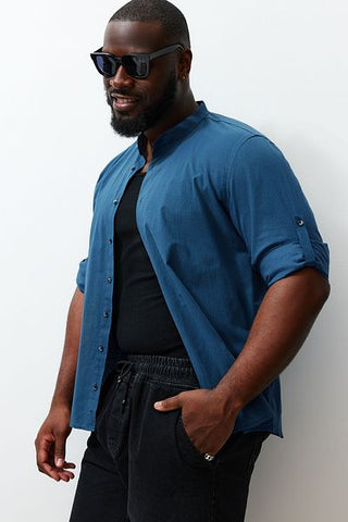 قميص إنديجو ذو قصة عادية - قميص مريح ذو ياقة عالية مقاس كبير TMNSS23GO00093