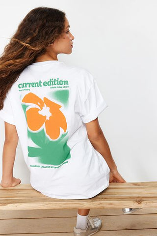 تي شيرت محبوك أبيض 100٪ قطن من الخلف والأمام كبير الحجم / نمط واسع TWOSS24TS00056