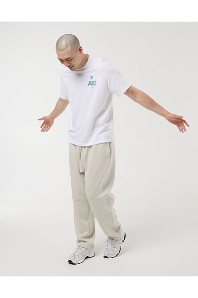 تي شيرت AE 24/7 بنمط جرافيك - أبيض، U-0181-3842 American Eagle