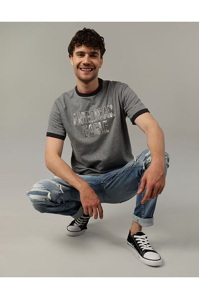 تي شيرت برسومات شعار AE Elevated American Eagle