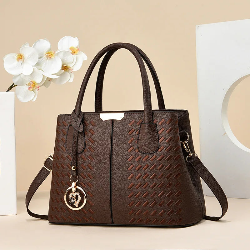 شنطة كتف ترند للنساء - 2023 Latest Fashion Tote Bags Women Hand