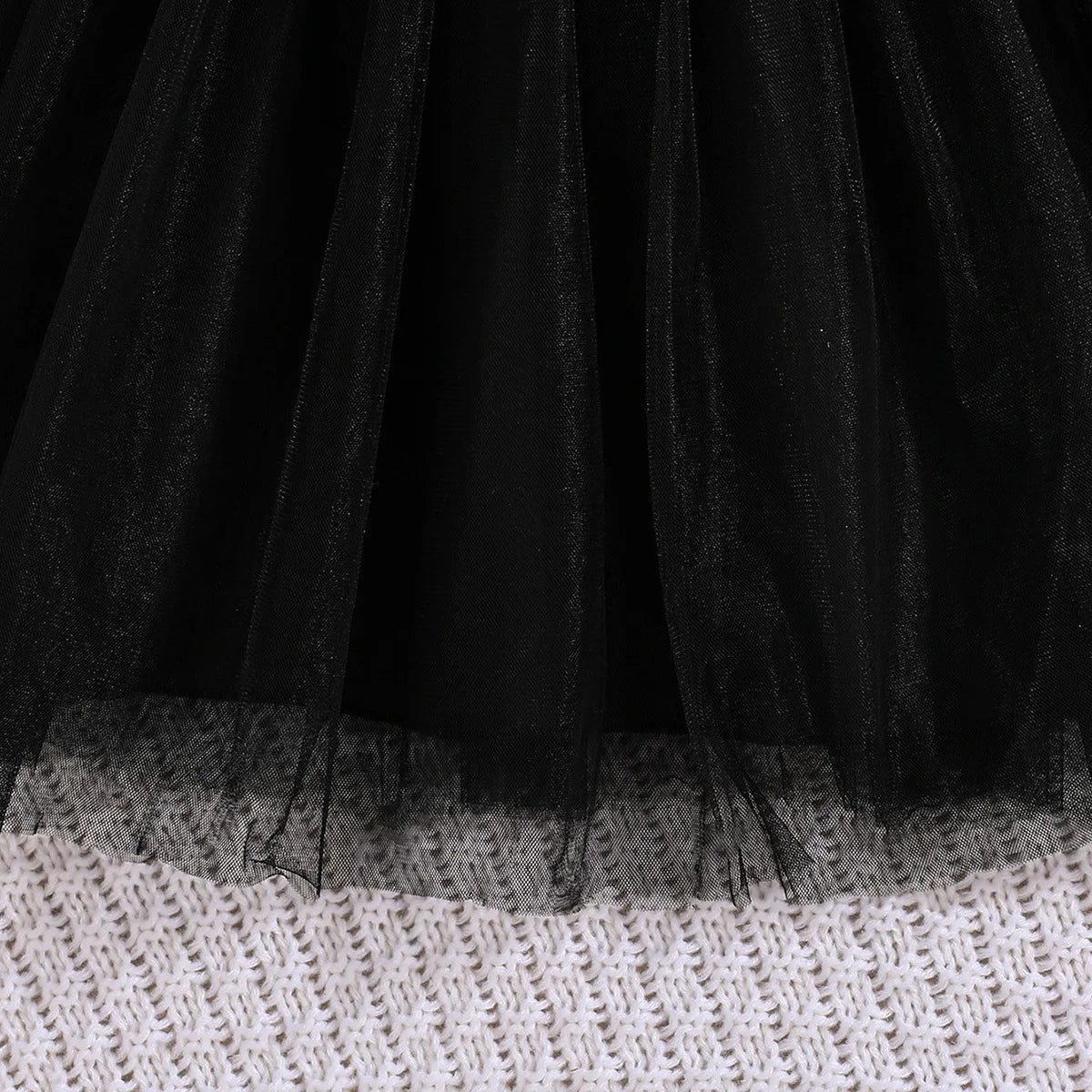 موضة 2025 خريف/شتاء جديد بنت sweet طقم black small flower printed توب+solid color yarn جيب 2-piece طقم