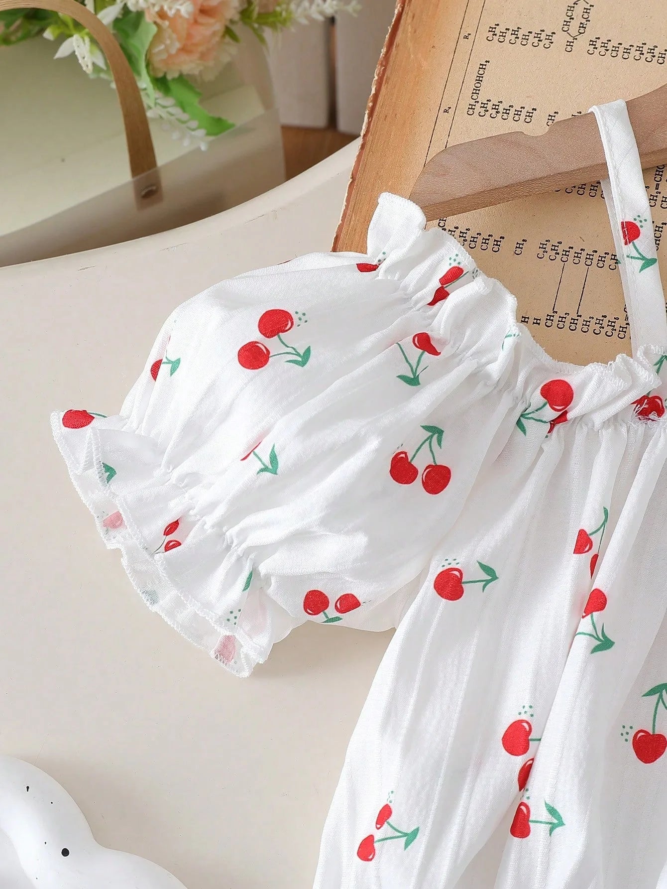 موضة 2025 children's clothing cherry fruit strapless off-shoulder توب elastic shorts بنات clothing sets صيف أطفال clothes بنات
