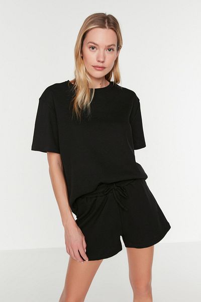 طقم بيجامة محبوكة من قماش الوافل الأسود مع شورت THMSS22PT0524