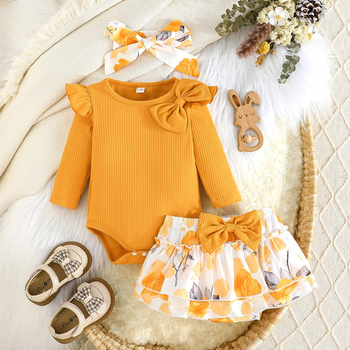 baby بنت ربيع وخريف جديد sweet طقم warm yellow توب flower printed shorts three piece طقم exquisite headscarf