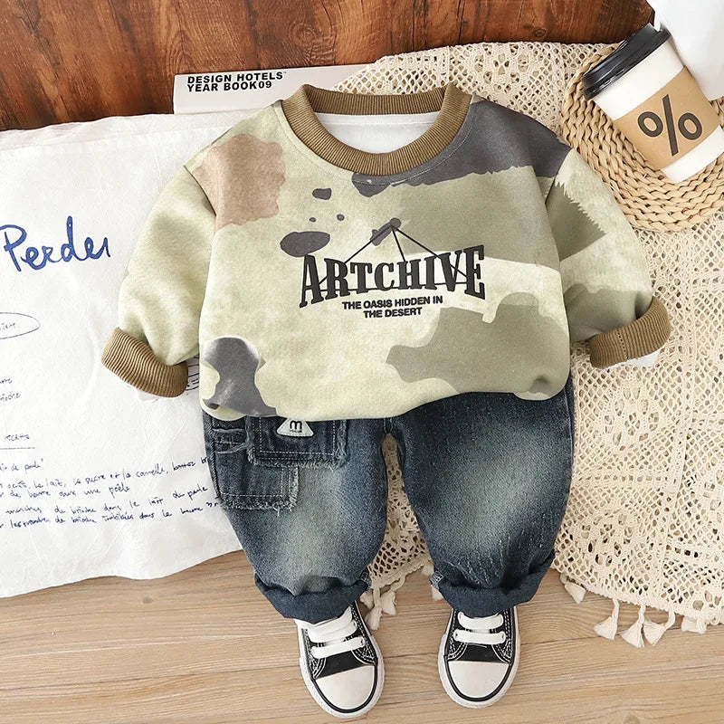 أولاد' ربيع وخريف clothing طقم موضة 2025 جديد children's sports camouflage hoodie طقم قطعتين