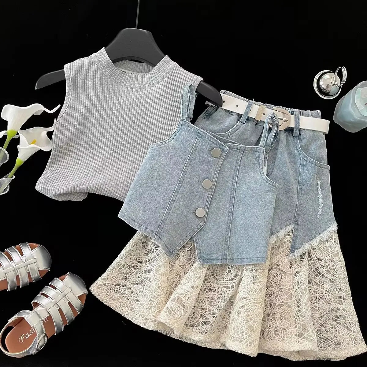 بنات' طقم موضة 2025 صيف جديد بدون أكمام t-shirt cowboy strap فيست lace cowboy half جيب 3-piece طقم