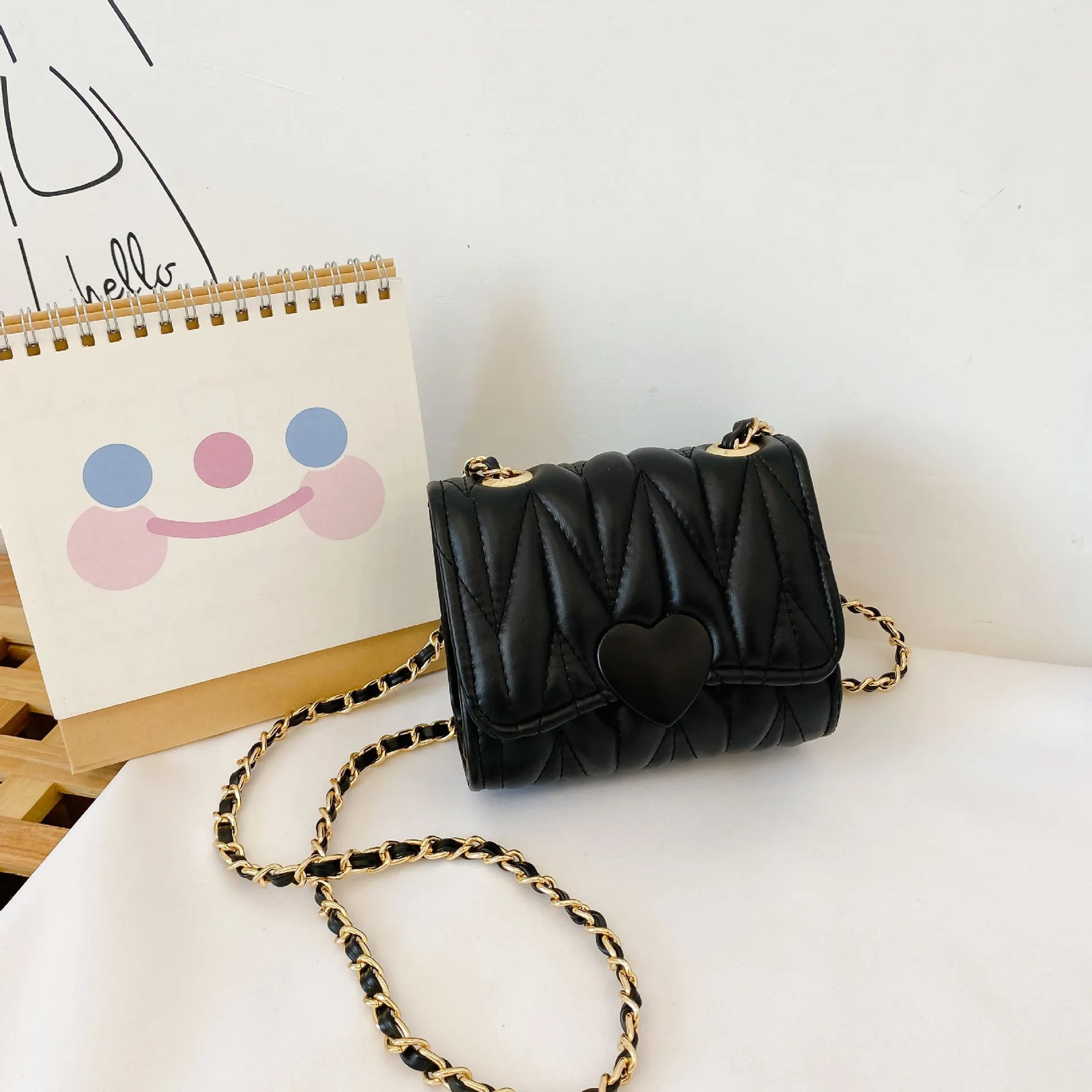 شنطة نسائية كلاسيك للنساء - 2023 Heart Kids Bags