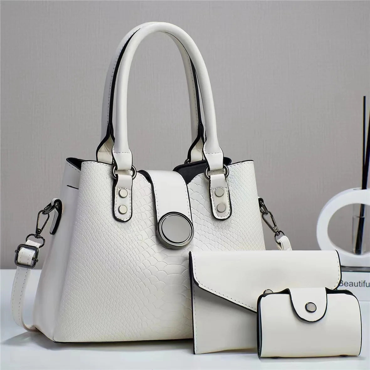 شنطة كروس مميزة للنساء - Hot Sale 2023 Fashion Designer Chain Bag