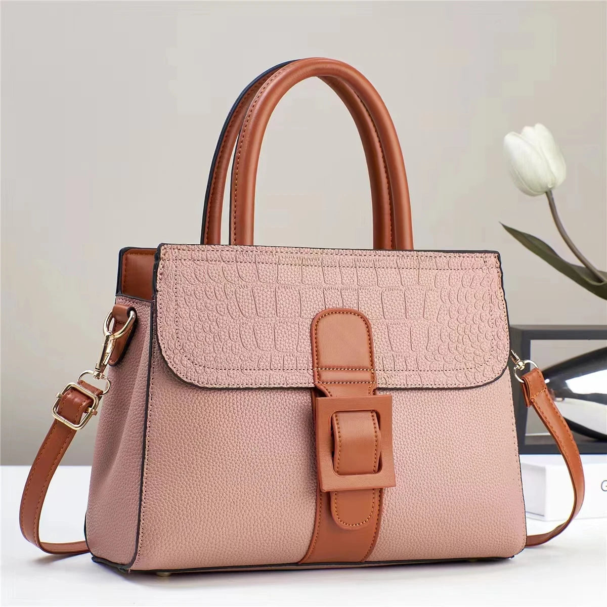 شنطة كروس عملية للنساء - In Stock Handbag Trendy Ladies Hand Bags