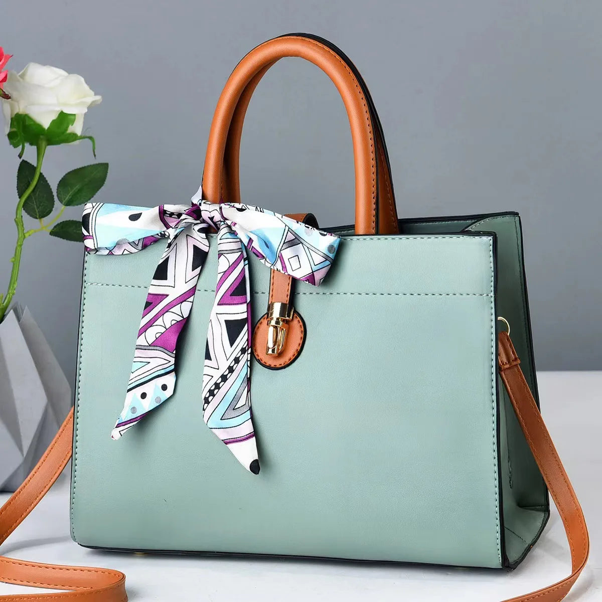 شنطة كروس أنيقة للنساء - Manufacturers Latest Female Bag Fashion