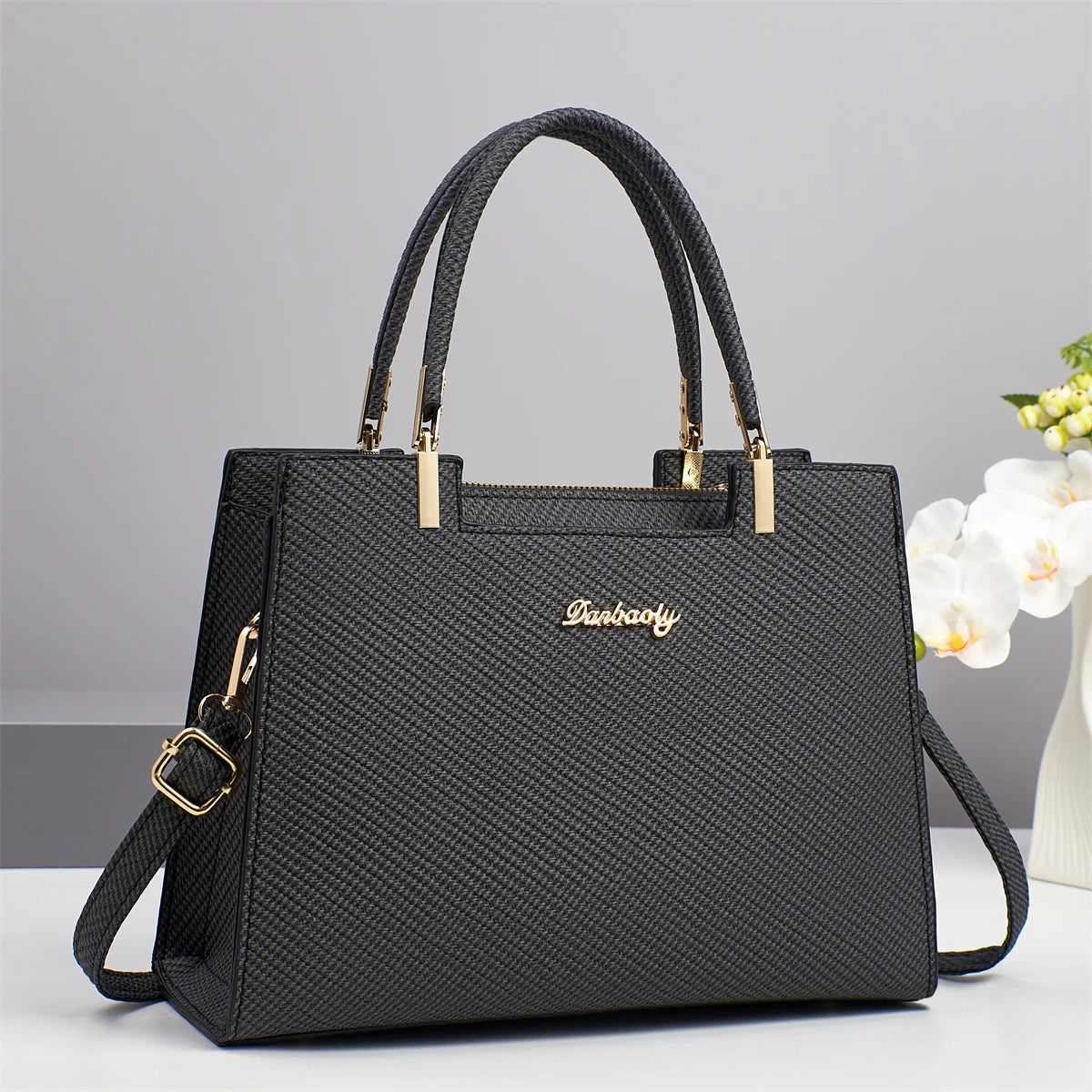 شنطة سهرة مميزة للنساء - Latest Design Hard PU Leather Stylish Ha