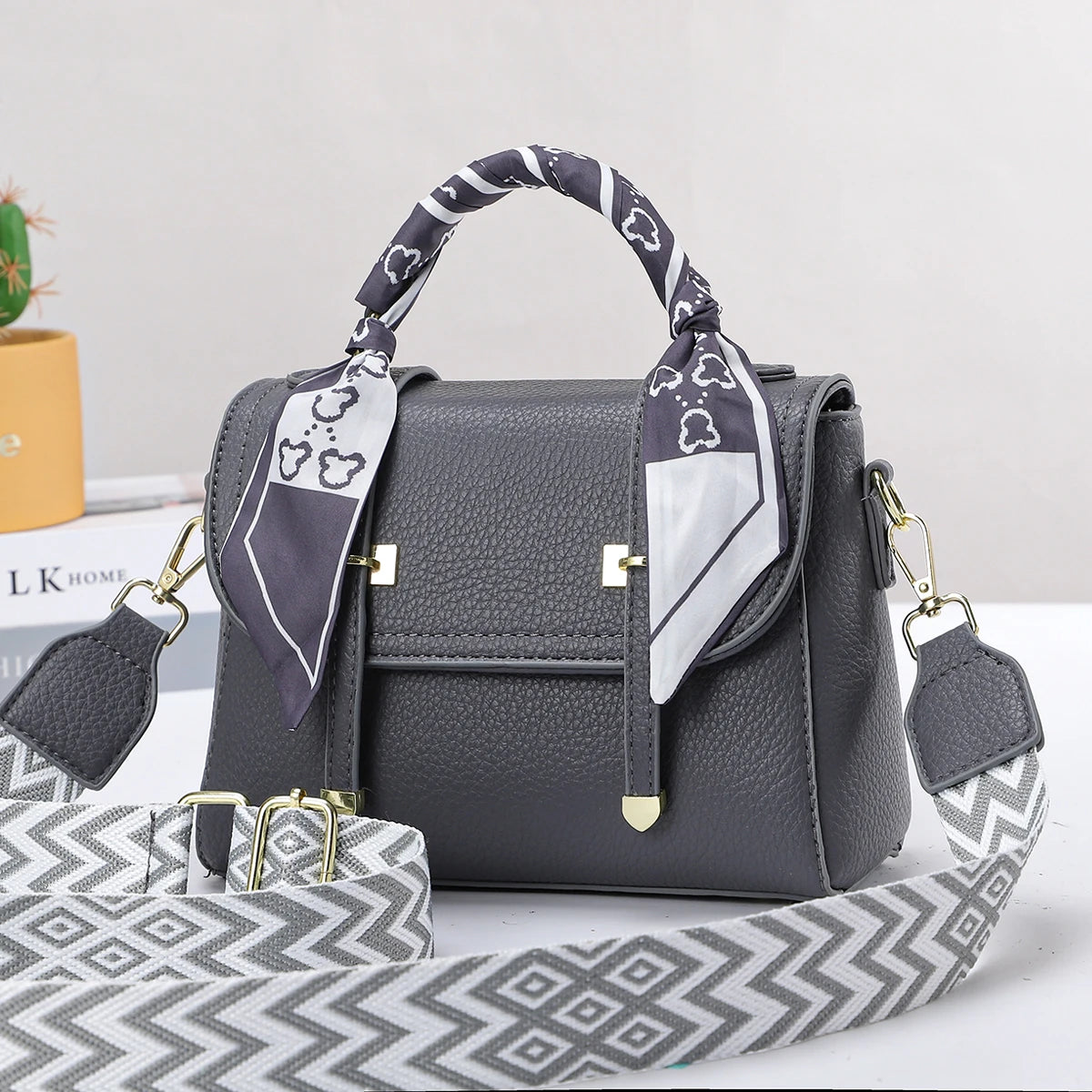 شنطة يد فاخرة للنساء - High Quality Woman Handbag Cheap New Pu