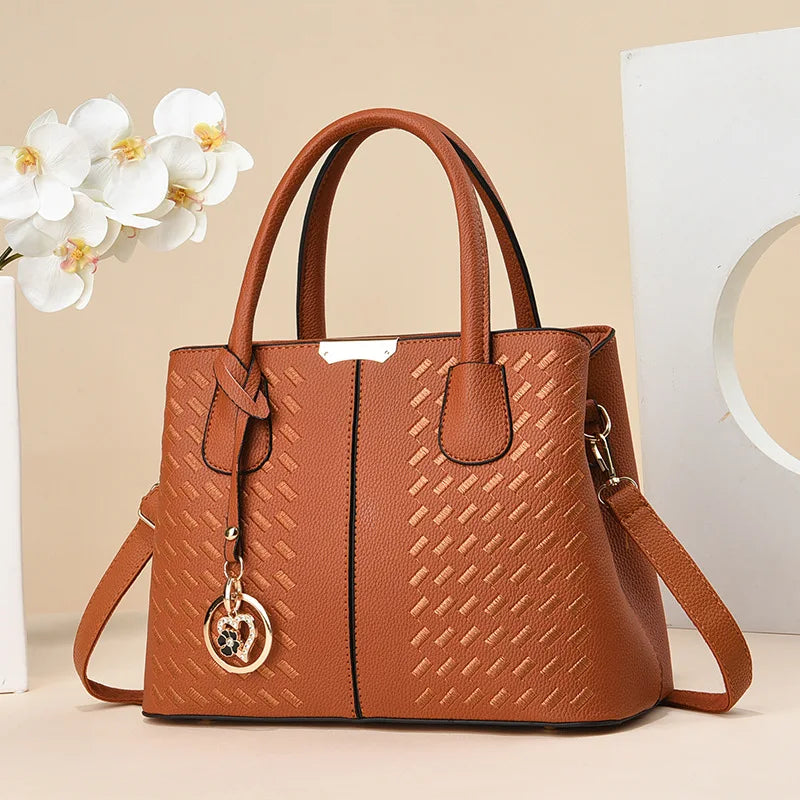 شنطة كتف ترند للنساء - 2023 Latest Fashion Tote Bags Women Hand