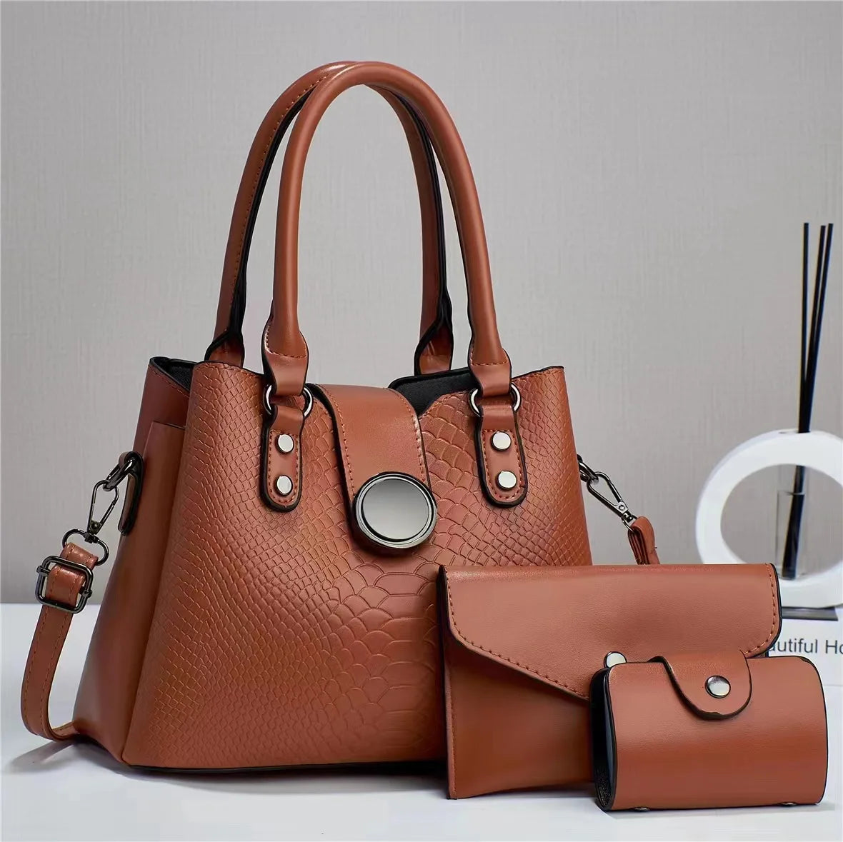 شنطة كروس مميزة للنساء - Hot Sale 2023 Fashion Designer Chain Bag