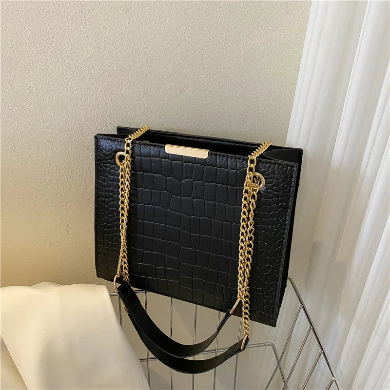 شنطة سهرة شيك للنساء - 2025 New Arrival Bags Brand Golden Chain