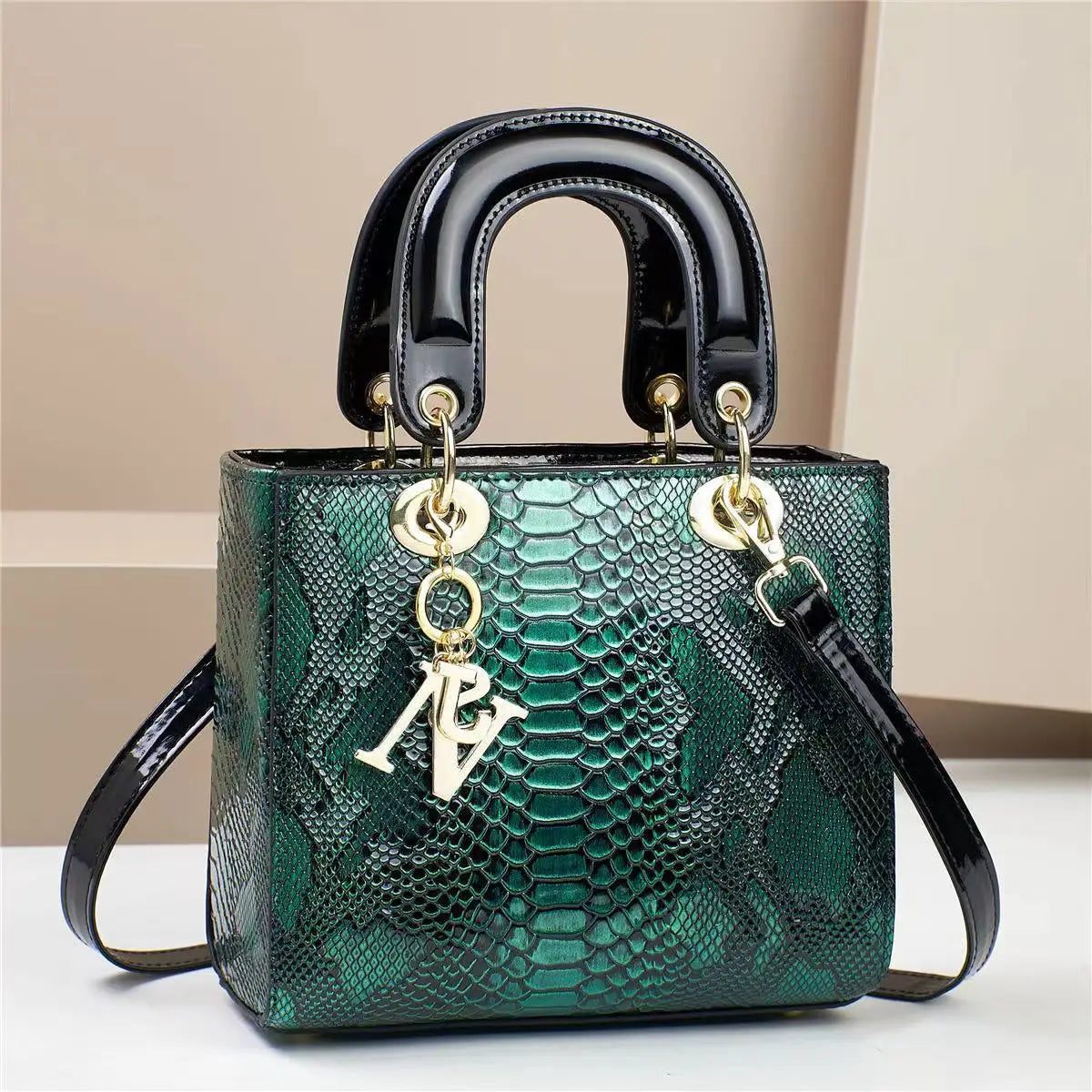 شنطة كروس عصرية للنساء - 2025 New Wholesale Luxury PU Leather Fas