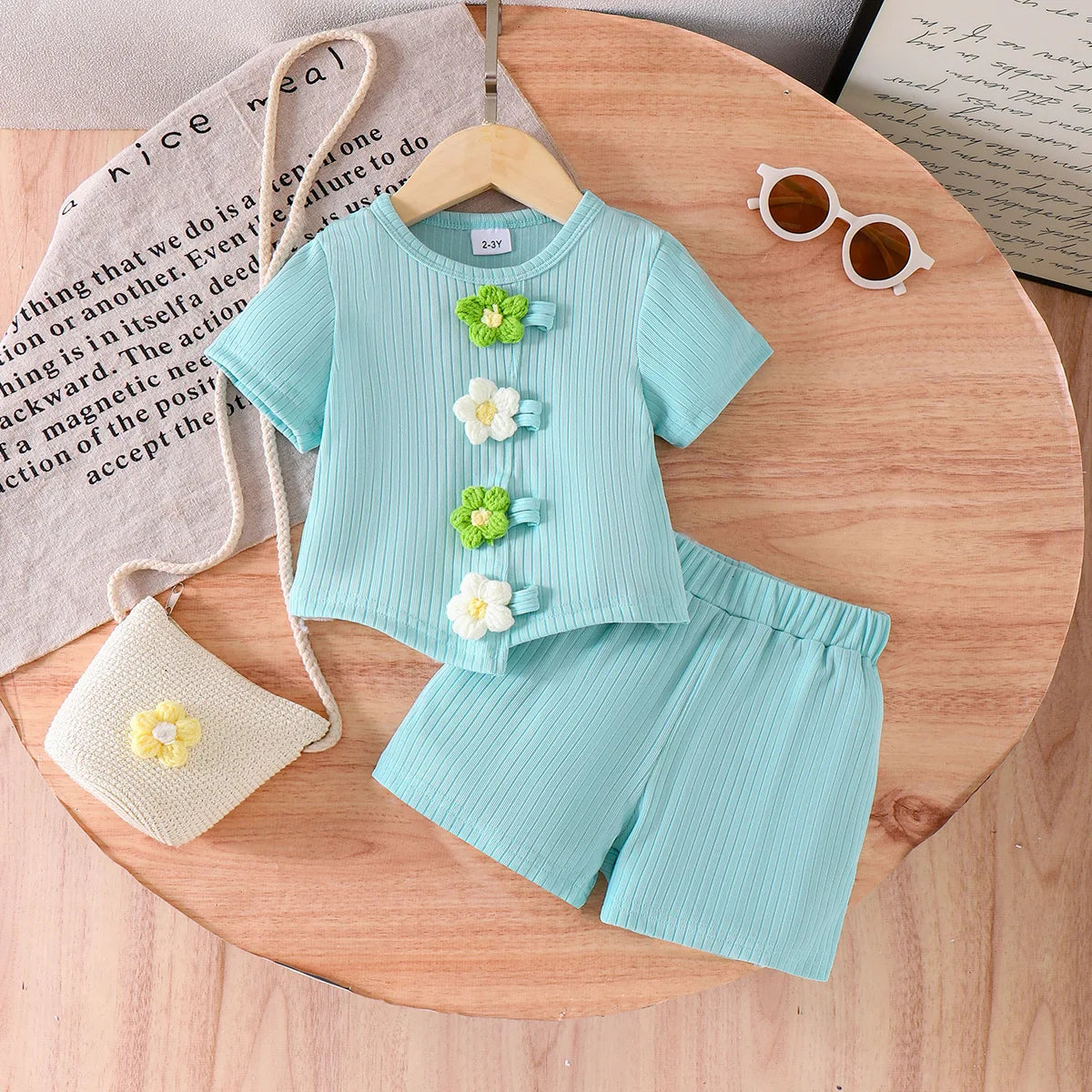 european and american بنات' صيف جديد yarn flower أكمام قصيرةd t-shirt shorts 2-piece طقم