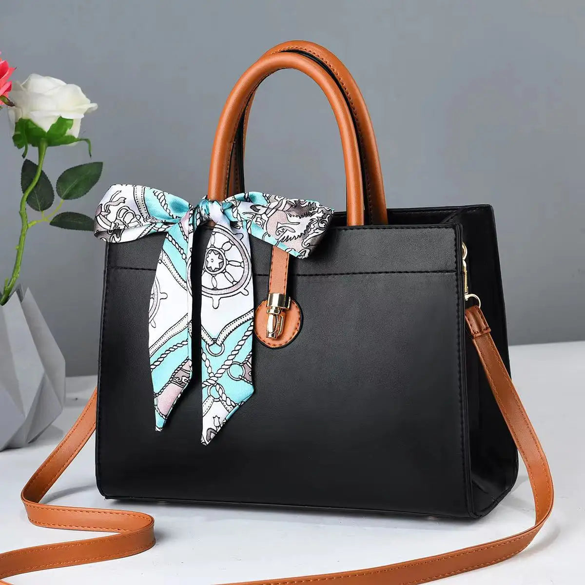 شنطة كروس أنيقة للنساء - Manufacturers Latest Female Bag Fashion