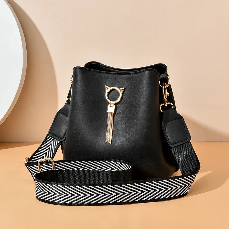 شنطة كتف ترند للنساء - Manufacturer Bags Designer Elegance Ladi
