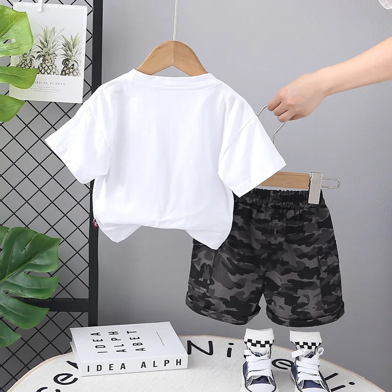 جديد أولاد صيف clothes طقم handsome children صيف clothes خفيف قصير-sleeved camouflage shorts طقم قطعتين