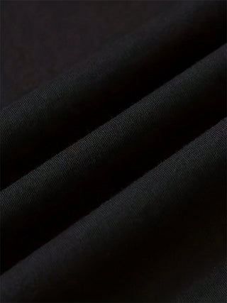 تي شيرت نصف كم مطبوع بشكل عصري بأسلوب مريح